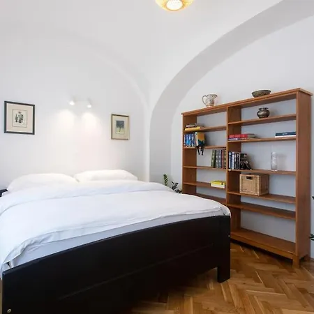 Appartement Oasis In The With A Patio Ljubljana