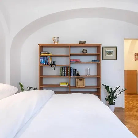 Appartement Oasis In The With A Patio *